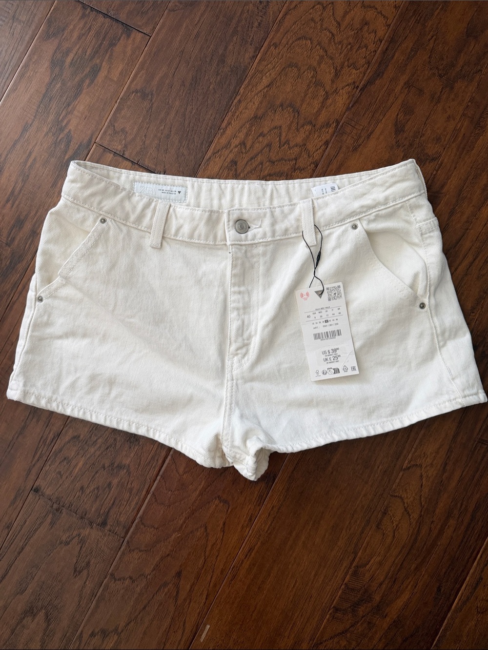 NWT-Zara off White Denim Women's Shorts